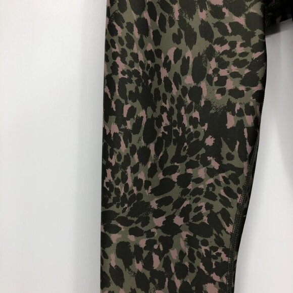 NWT  Good American The Ferocious Legging Green Pink Leopard Print Athletic XS - Picture 13 of 16